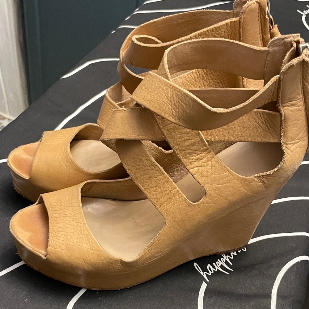 Stylish Tan Leather Wedges